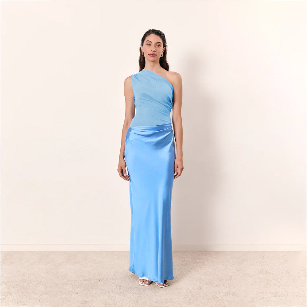 One-shoulder slim-fitting one-shoulder dress, sexy hip-wrapped dress.