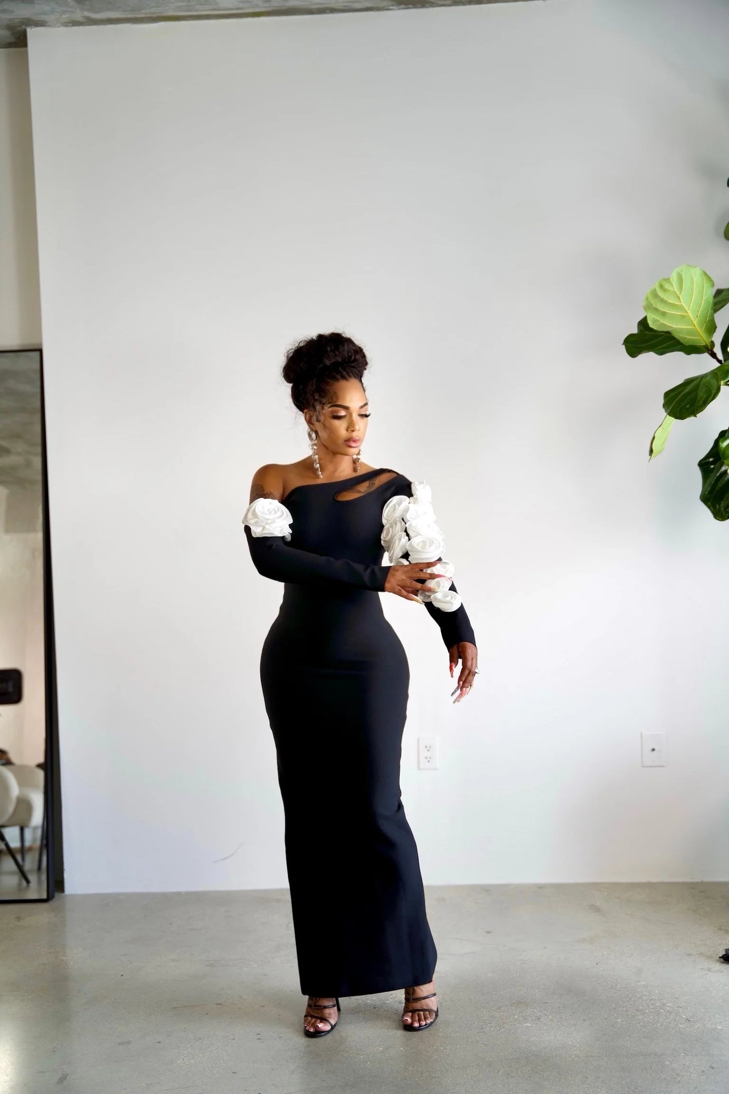 Cut-Out Asymmetrical Shoulder Long Sleeve Bandage Dress