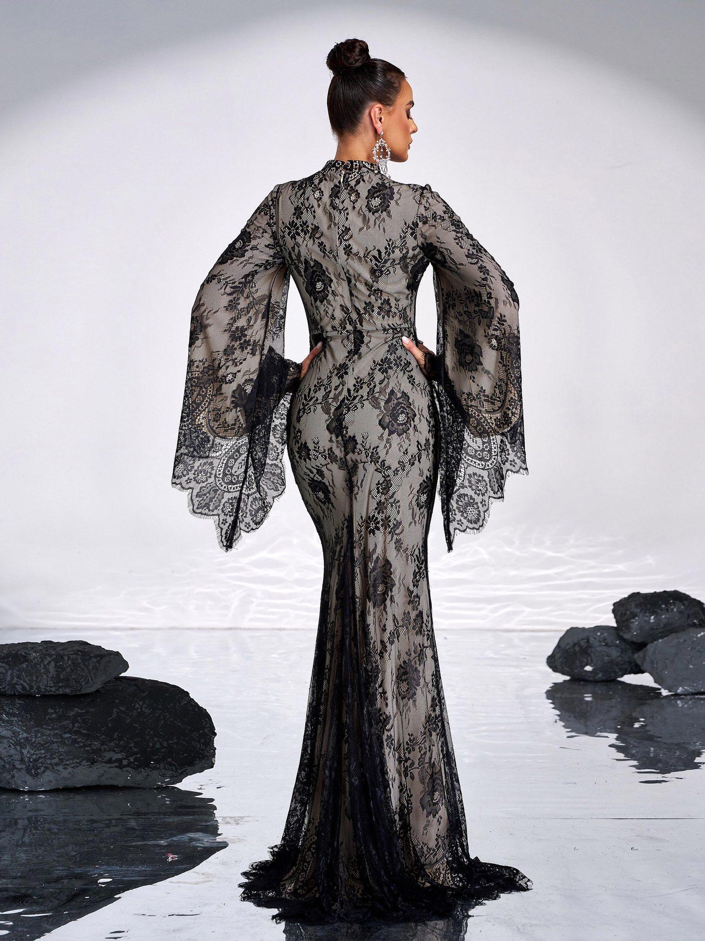 Round Neck Sexy Long Lace Dresses