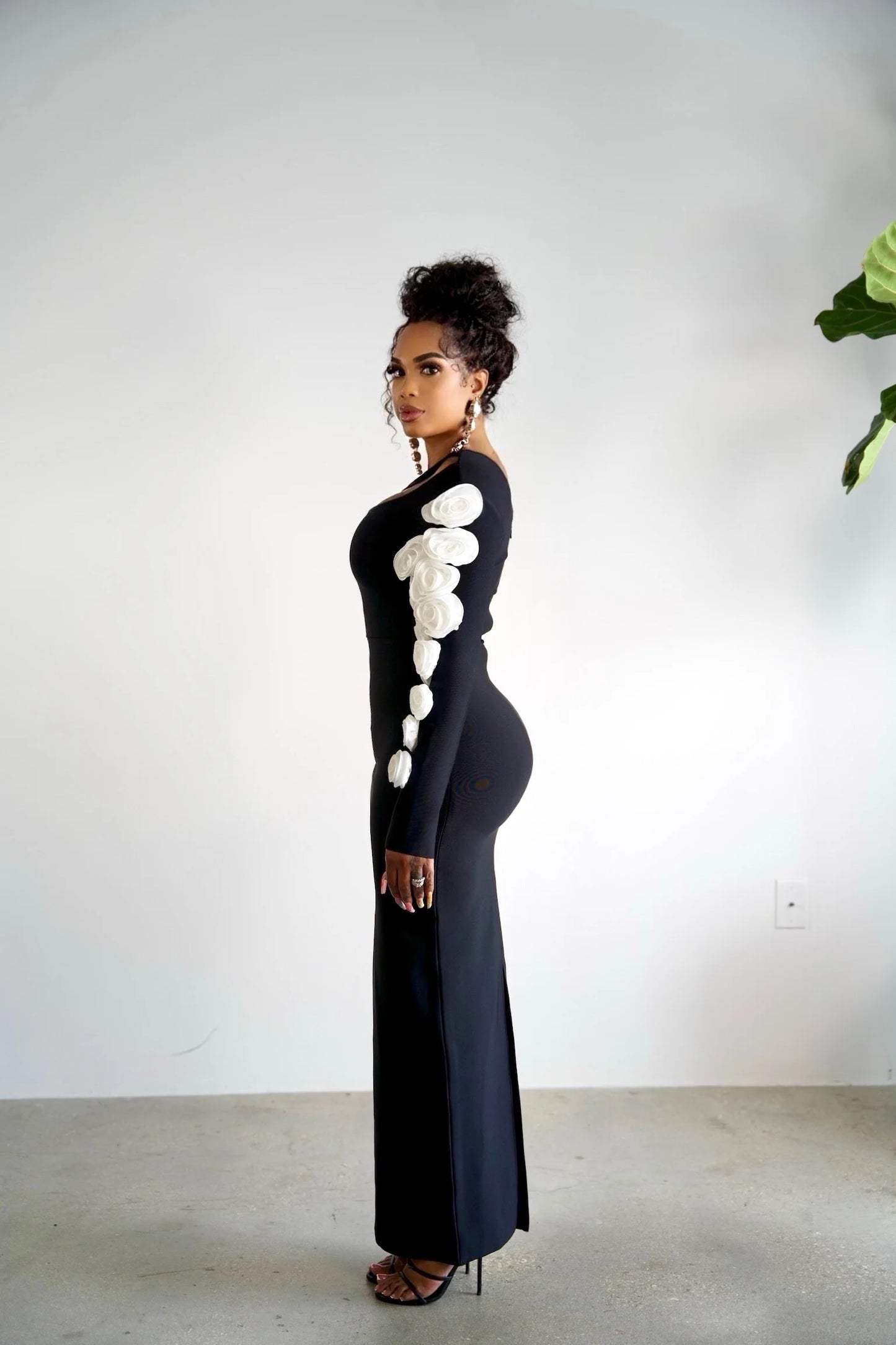 Cut-Out Asymmetrical Shoulder Long Sleeve Bandage Dress