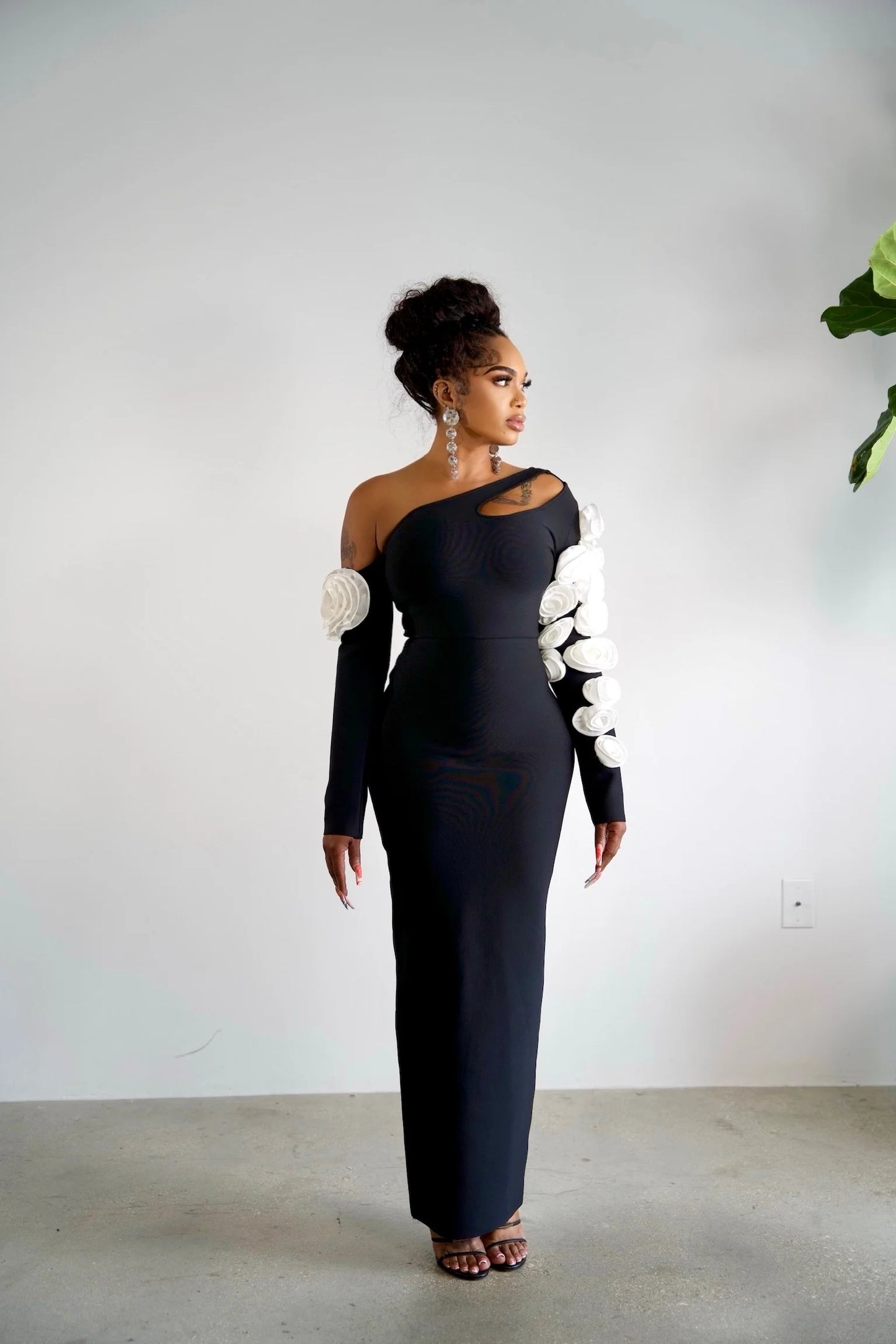 Cut-Out Asymmetrical Shoulder Long Sleeve Bandage Dress