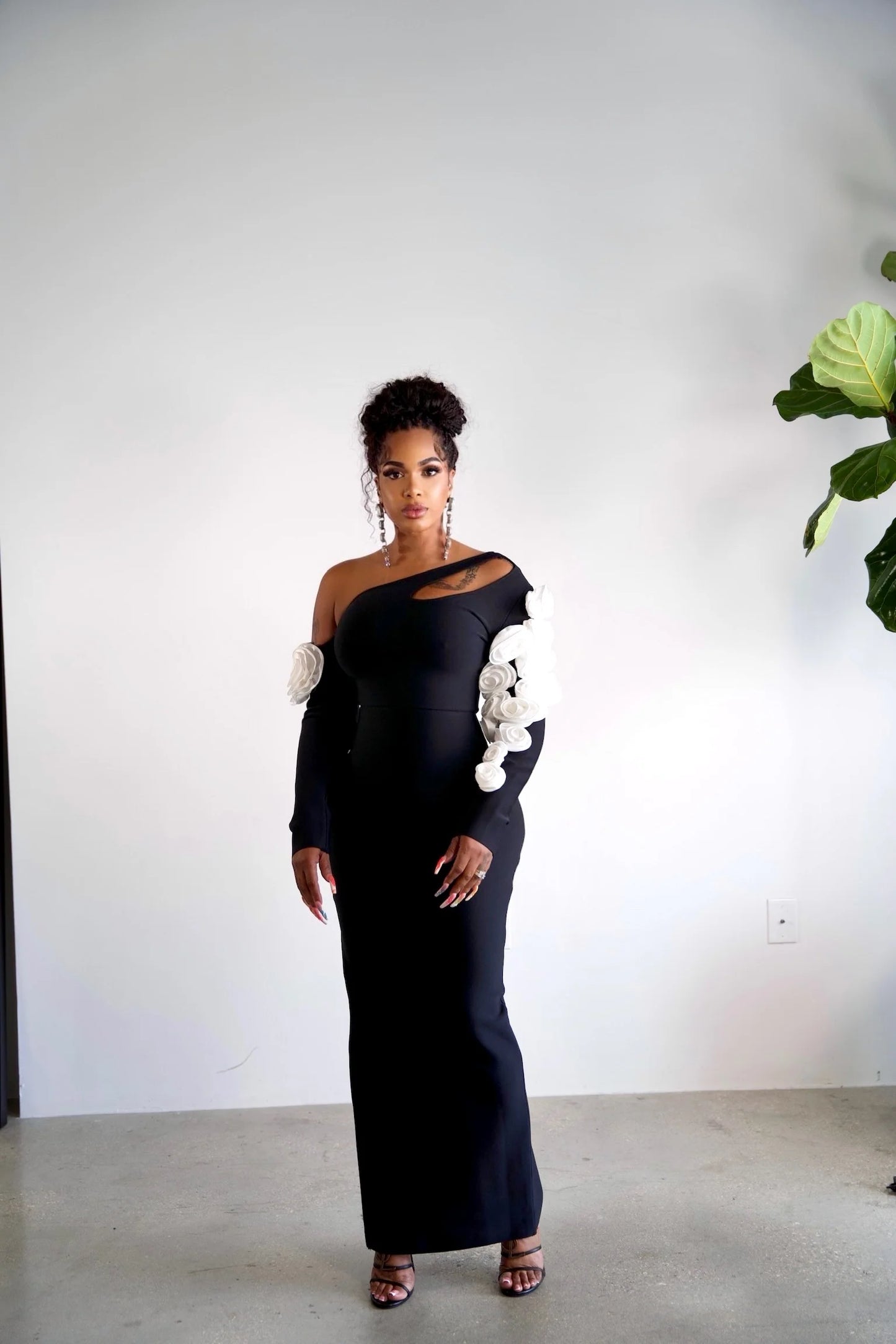 Cut-Out Asymmetrical Shoulder Long Sleeve Bandage Dress