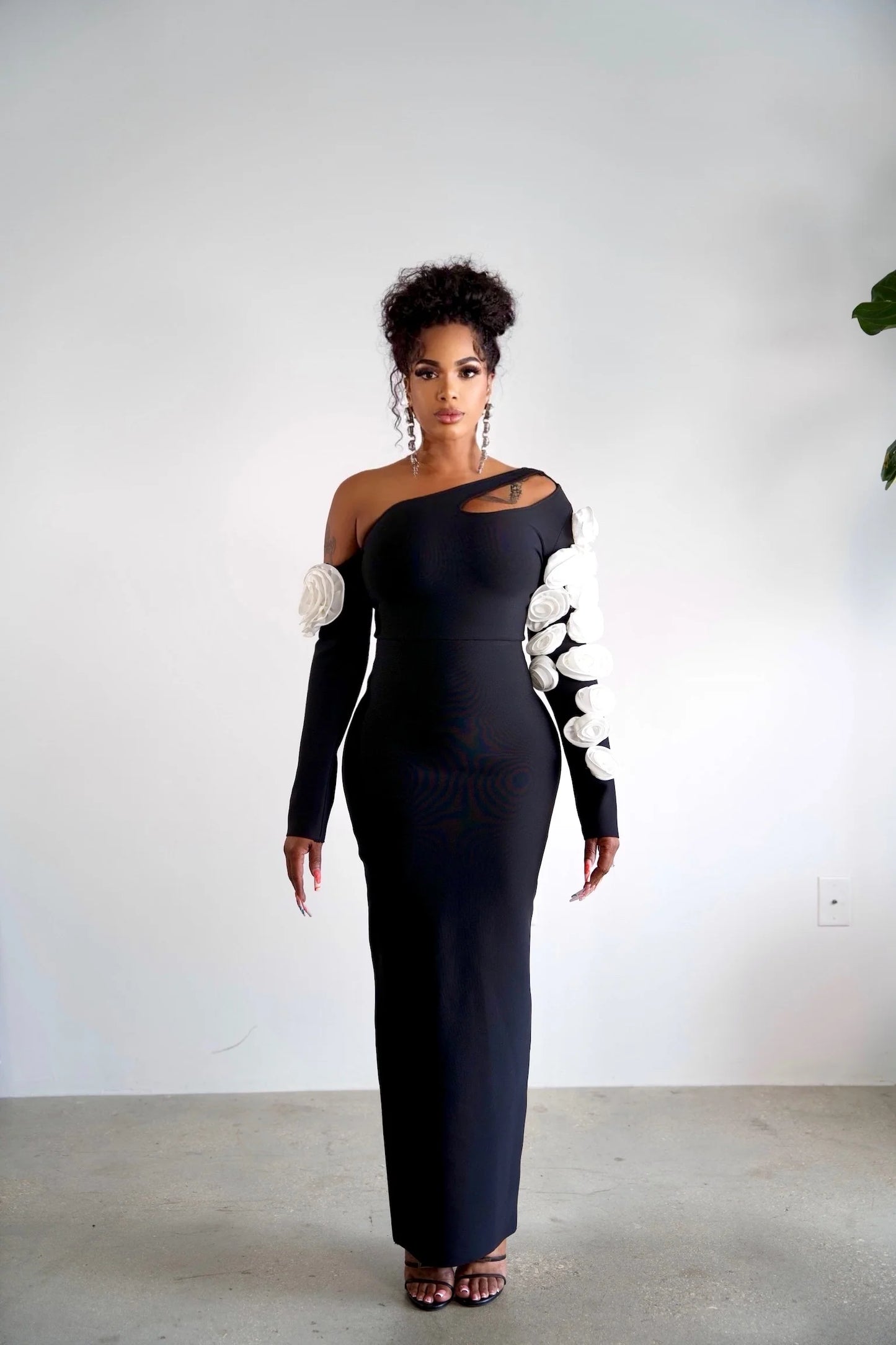 Cut-Out Asymmetrical Shoulder Long Sleeve Bandage Dress